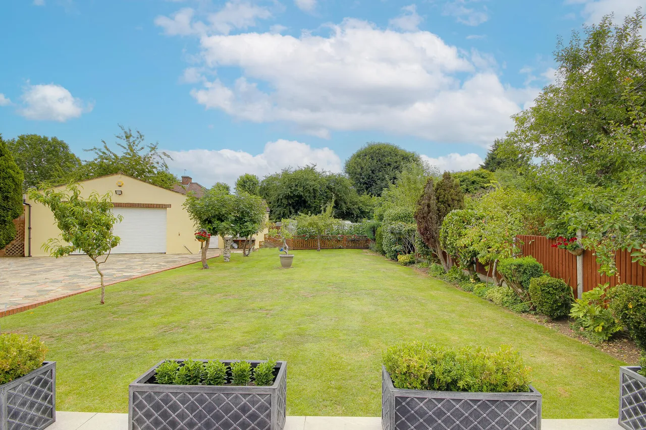 Broadlands Avenue, Enfield, EN3, photo 2