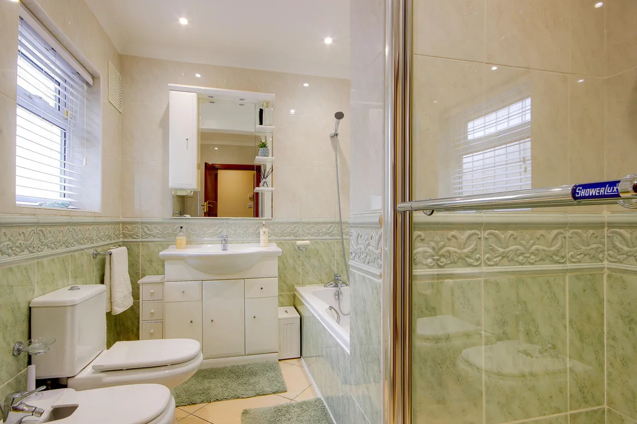 Broadlands Avenue, Enfield, EN3, photo 12