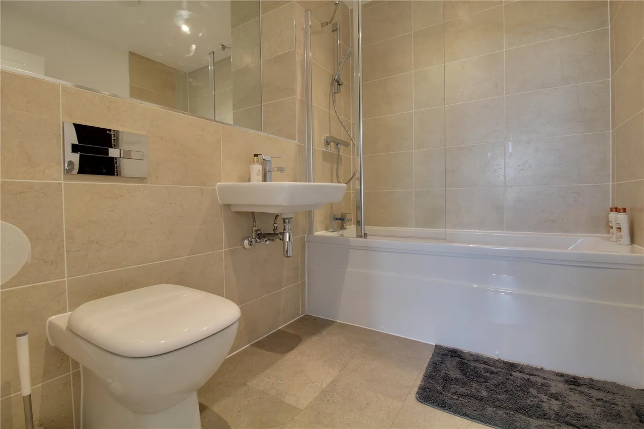 Fullbrook Drive, Basingstoke, Hampshire, RG21 6AW, photo 7
