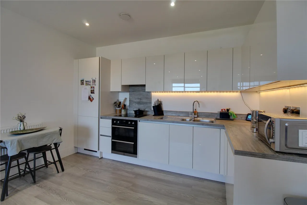 Fullbrook Drive, Basingstoke, Hampshire, RG21 6AW, photo 3