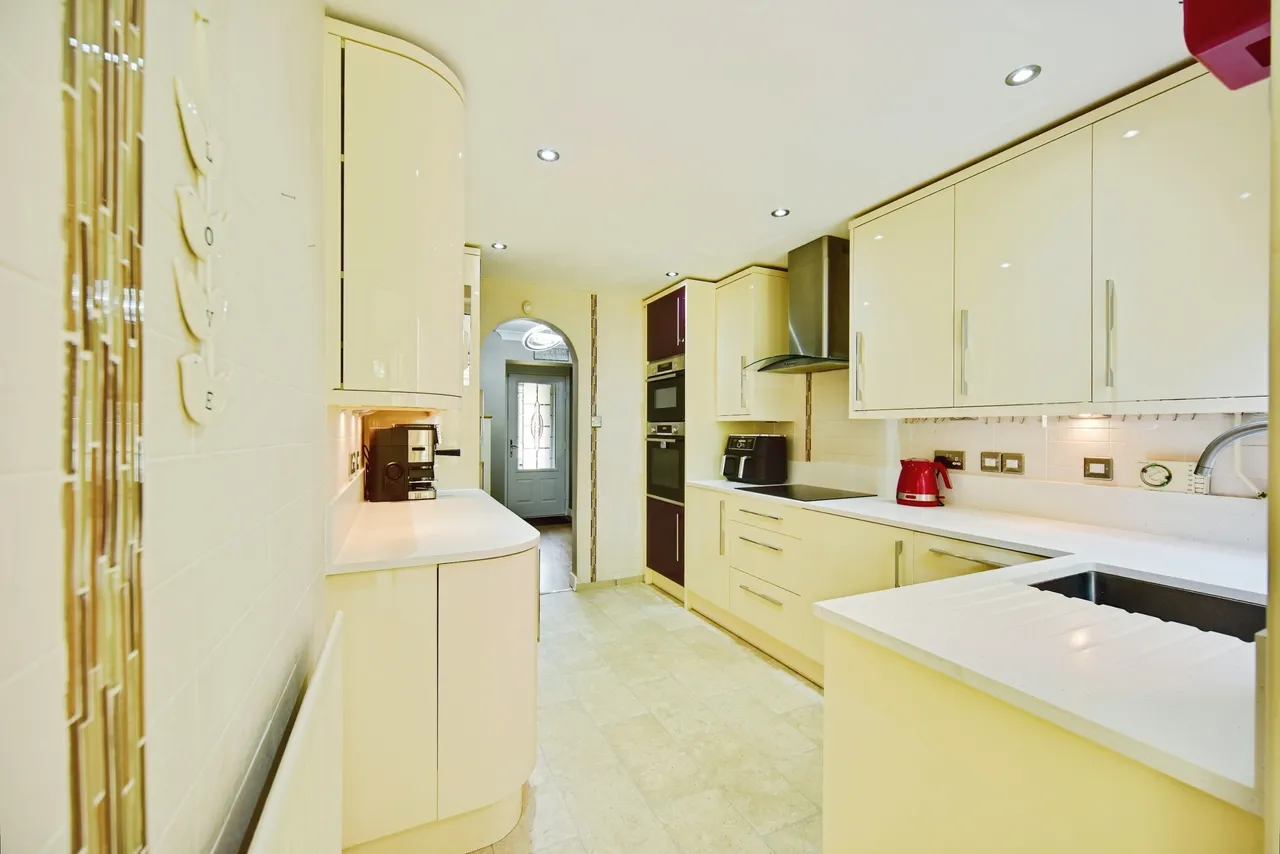 Hurst Hill, Walderslade, ME5, photo 5