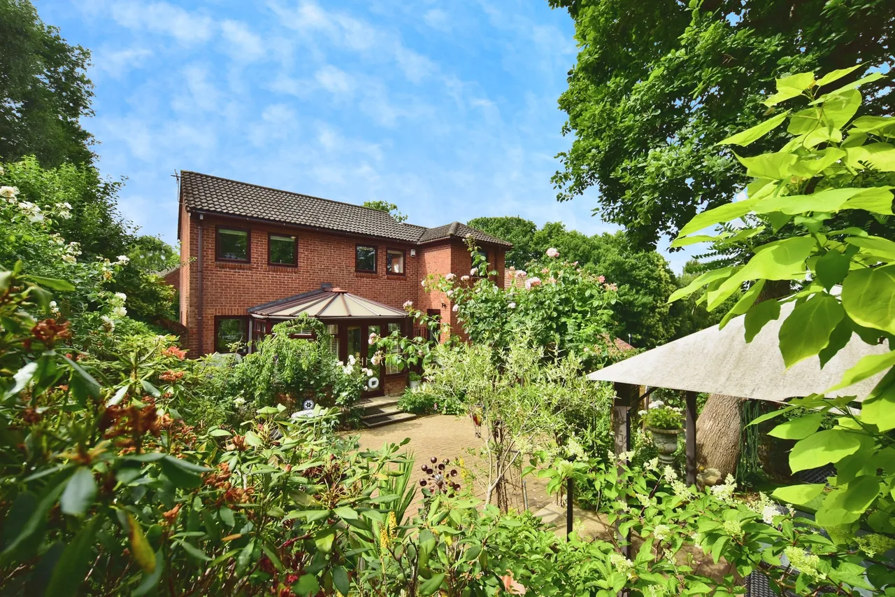 Hurst Hill, Walderslade, ME5, photo 19