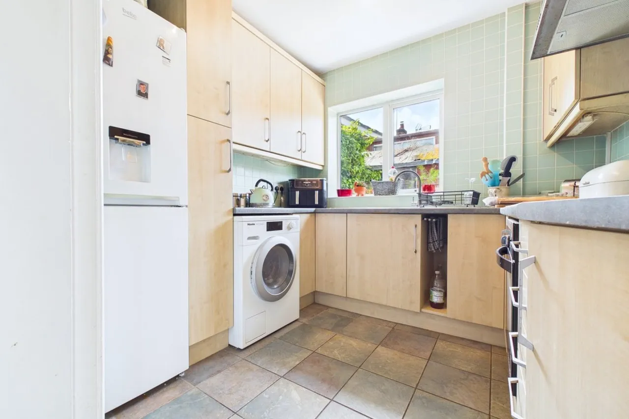 Cedar Drive, Snitterfield, Stratford-upon-Avon, photo 2
