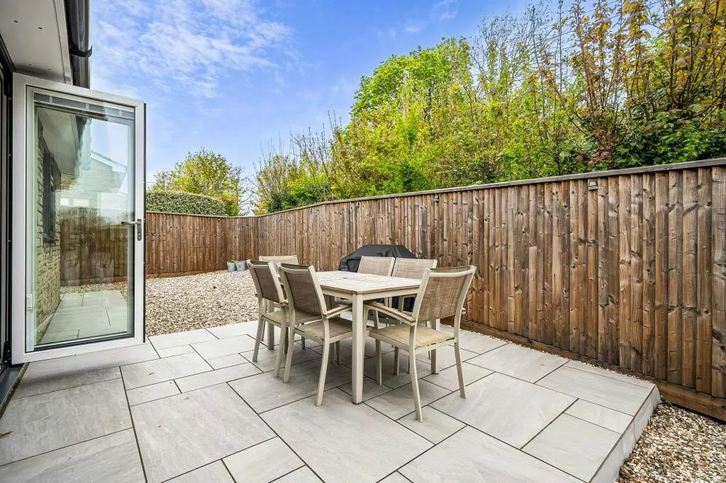 St. Georges Hill, Easton-In-Gordano, BS20, photo 24