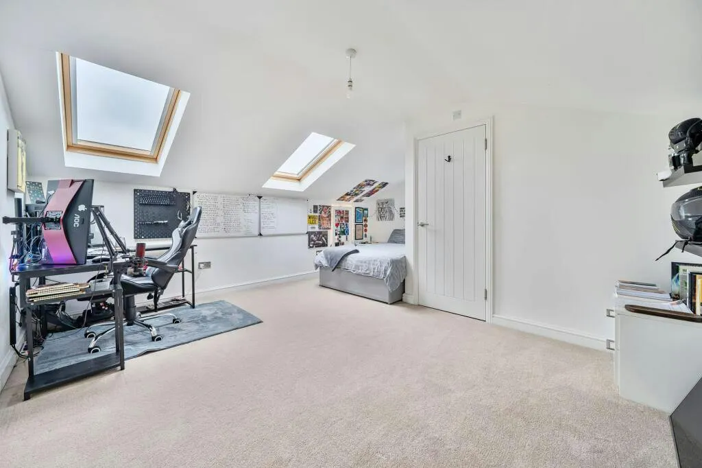 St. Georges Hill, Easton-In-Gordano, BS20, photo 18