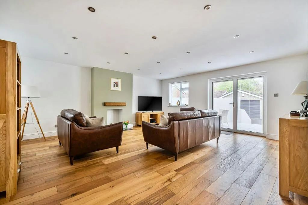 St. Georges Hill, Easton-In-Gordano, BS20, photo 3
