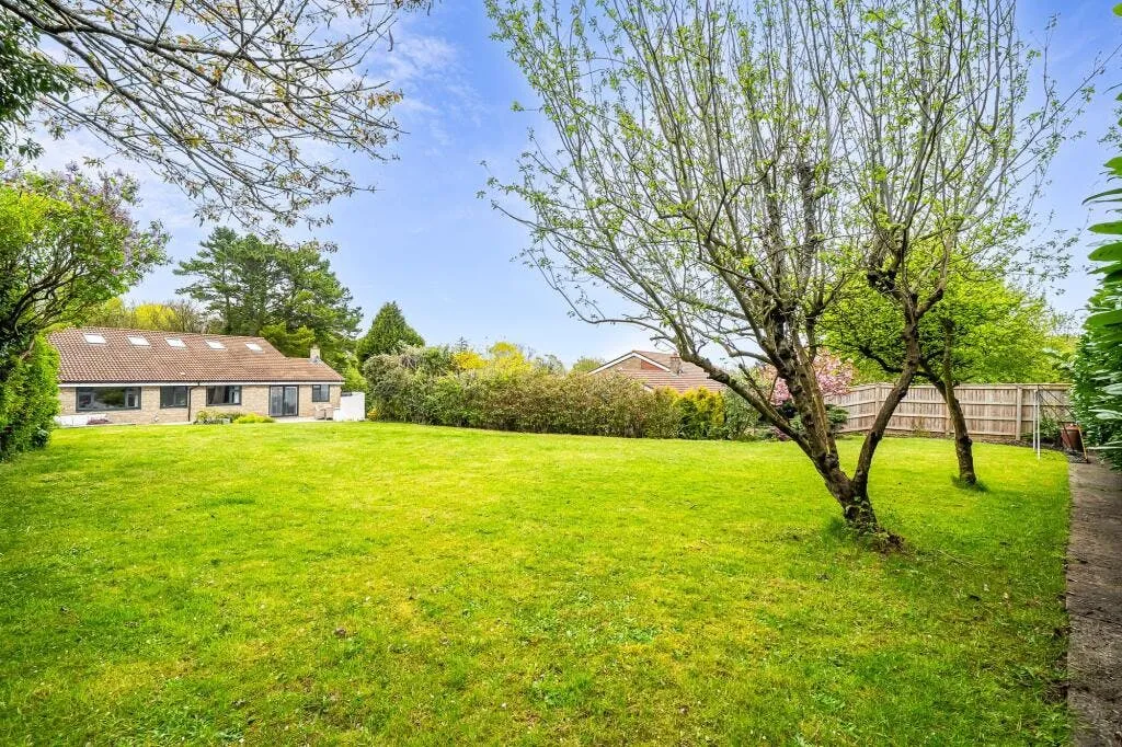 St. Georges Hill, Easton-In-Gordano, BS20, photo 4