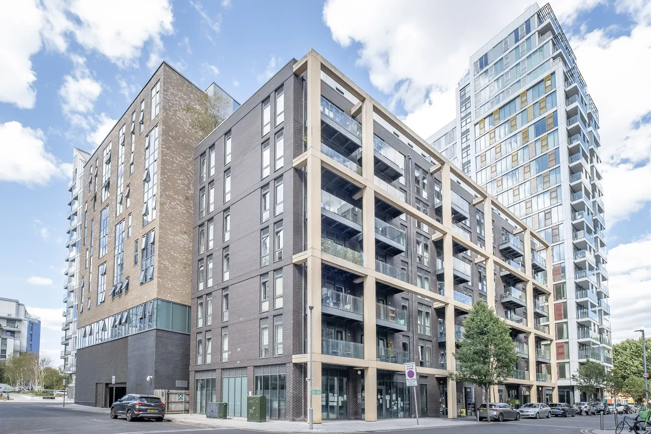 2 bed flat for sale — 5 Enterprise Way, London, SW18