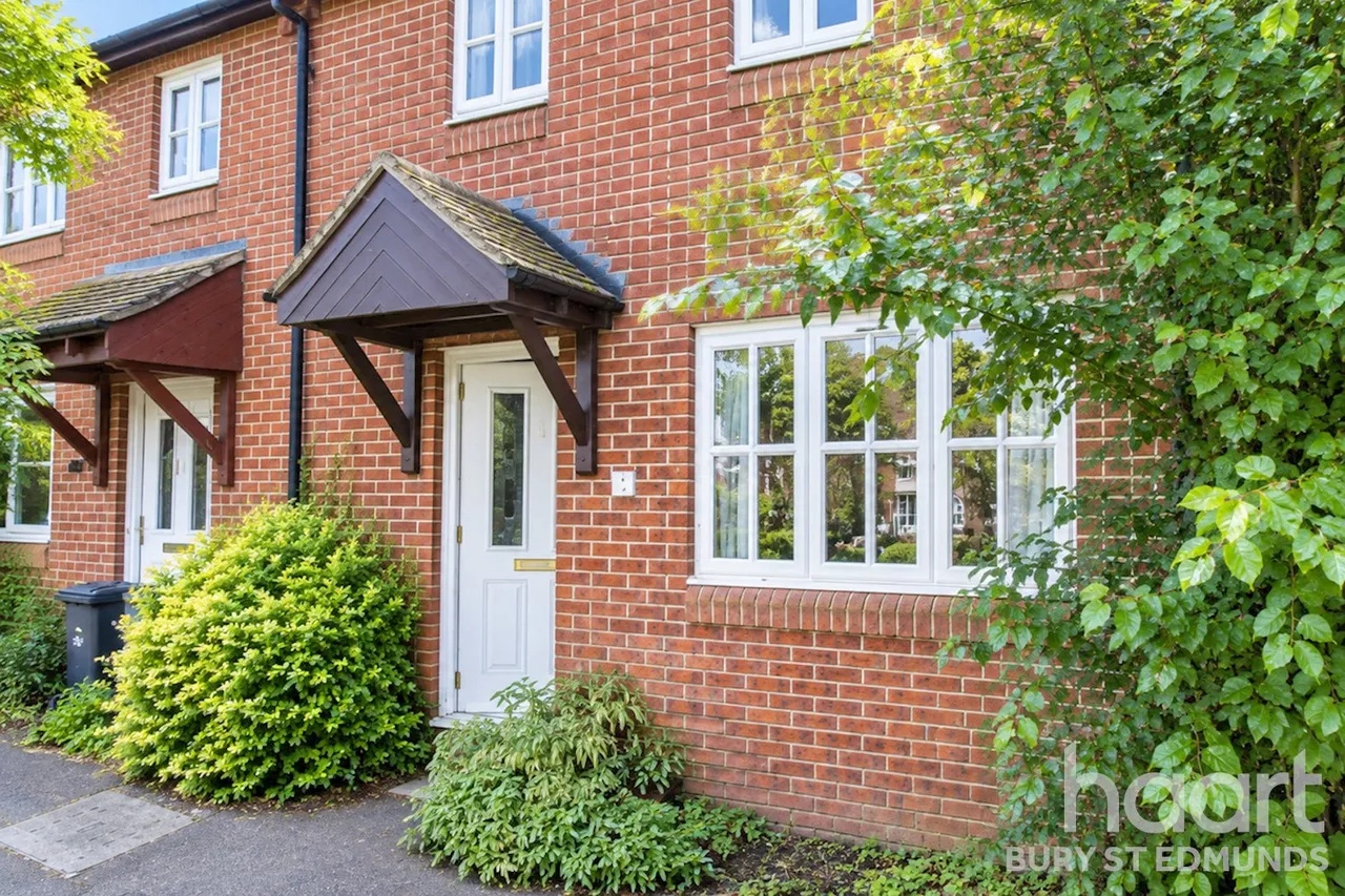 3 bed house to rent, Euston Close, IP33