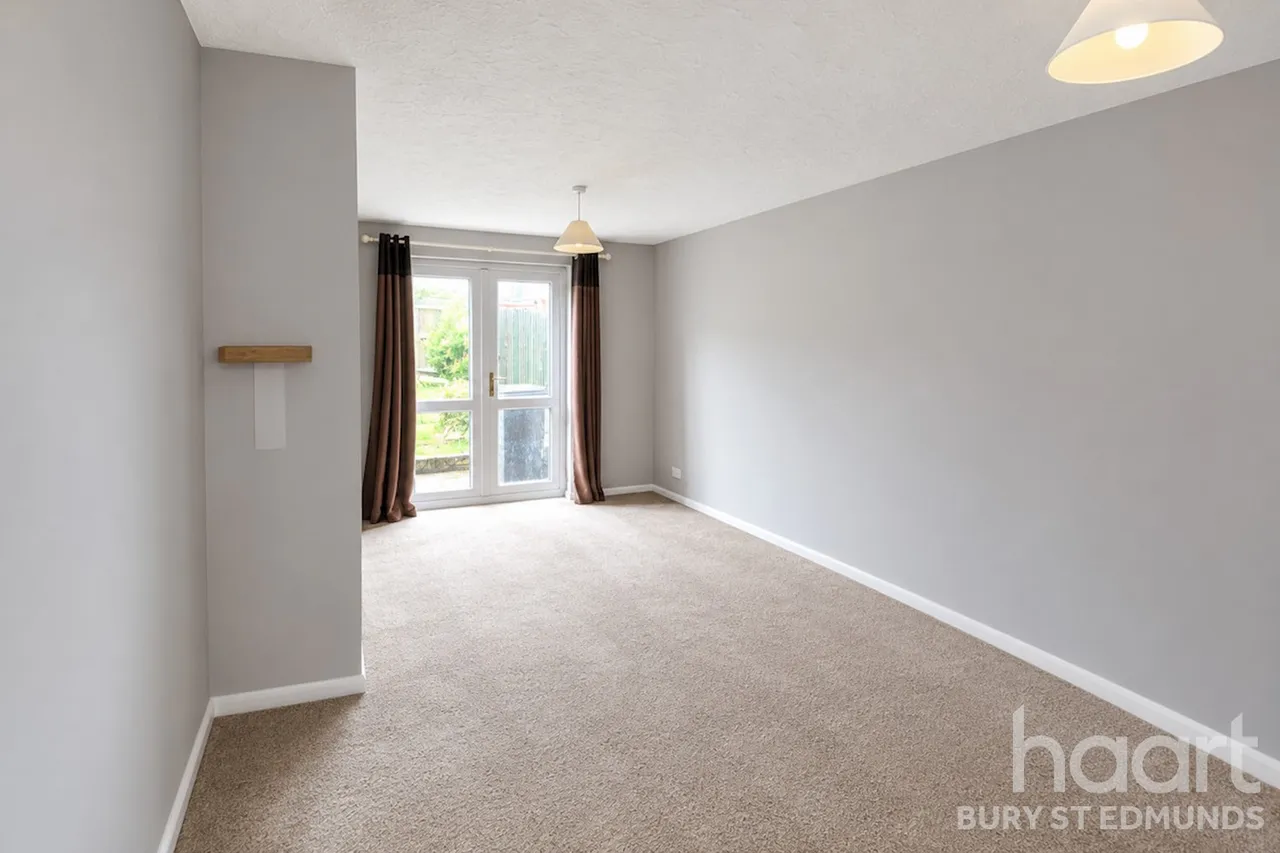Euston Close, IP33, photo 2