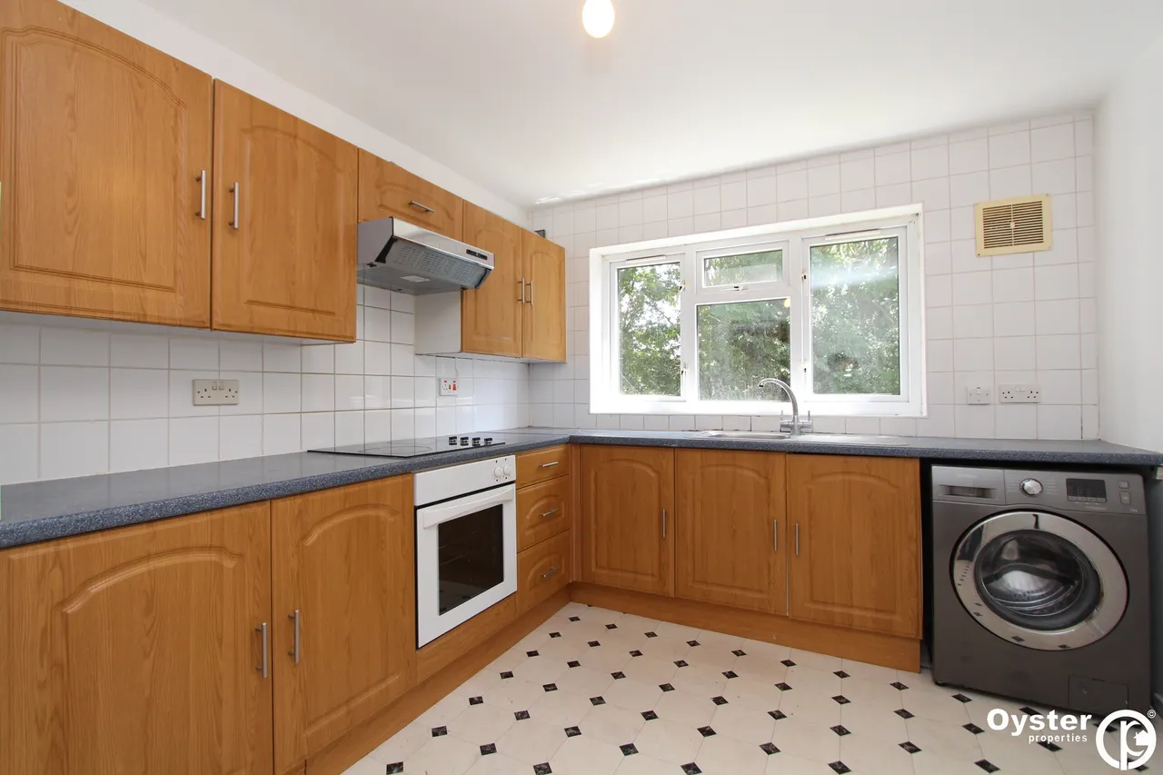 2 bed flat to rent, Wolverton Road, Stanmore, HA7
