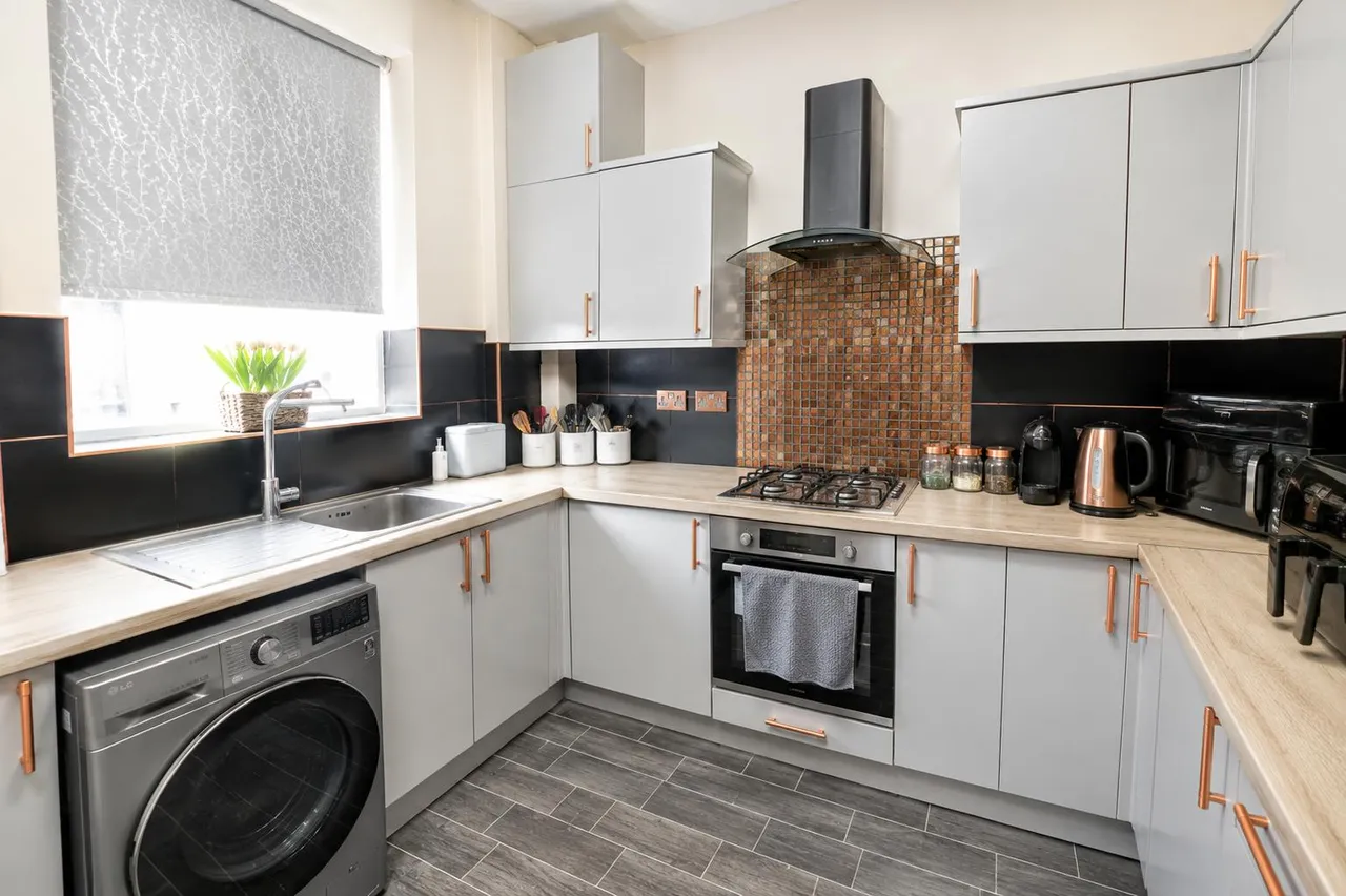 New Earth Street, Oldham, OL4, photo 4