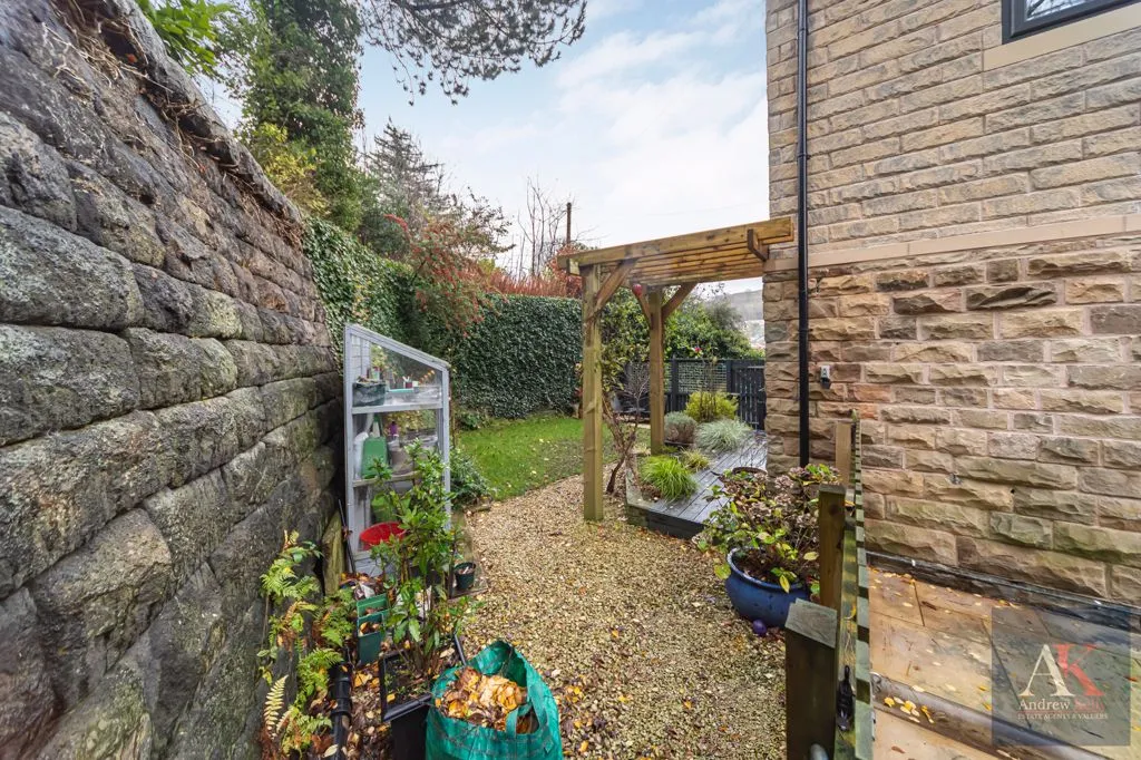 Halifax Road, Todmorden OL14 5RX, photo 50