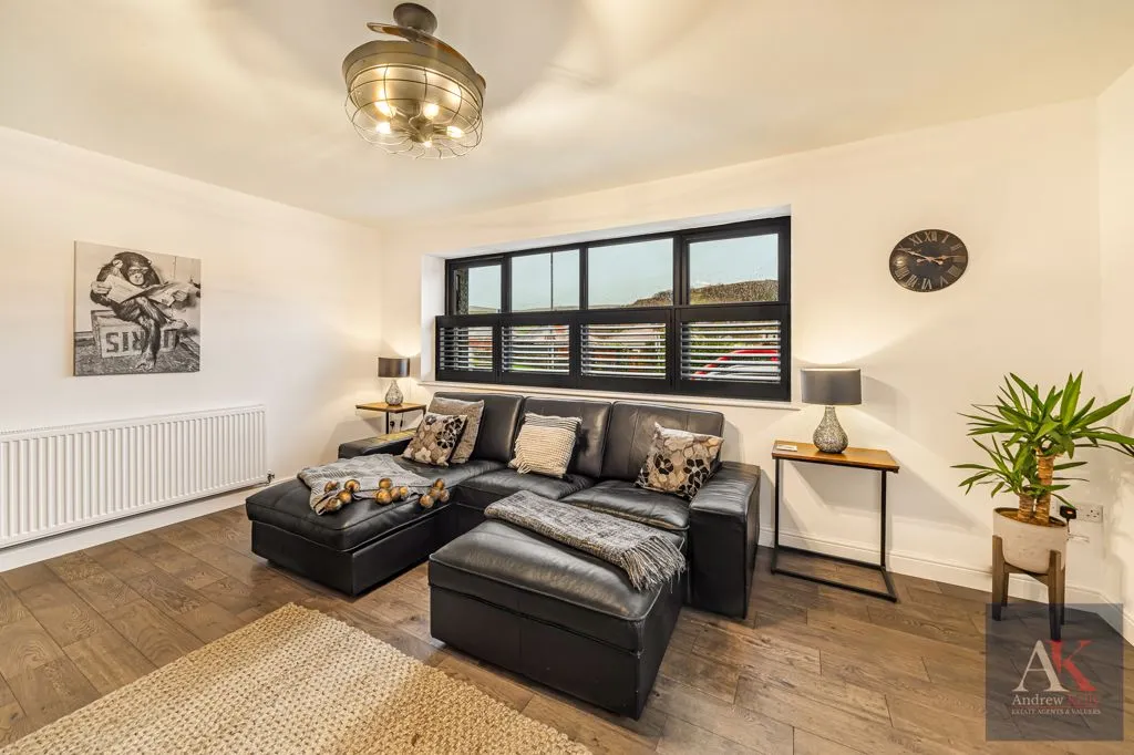 Halifax Road, Todmorden OL14 5RX, photo 16