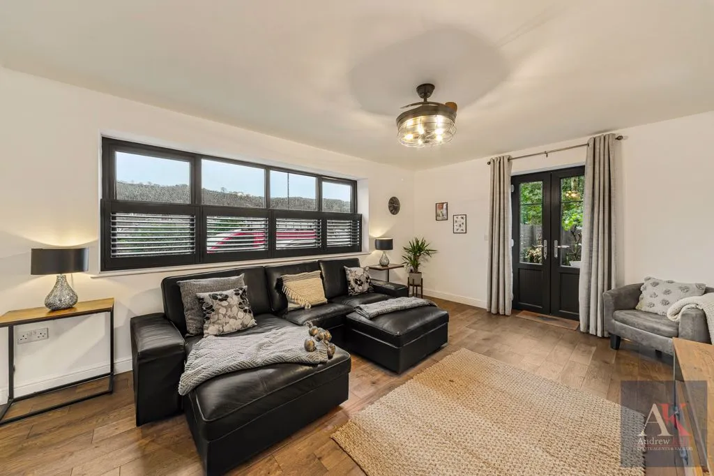 Halifax Road, Todmorden OL14 5RX, photo 15