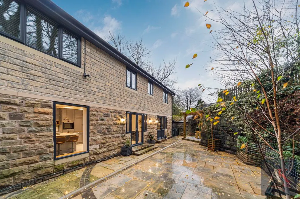 Halifax Road, Todmorden OL14 5RX, photo 49