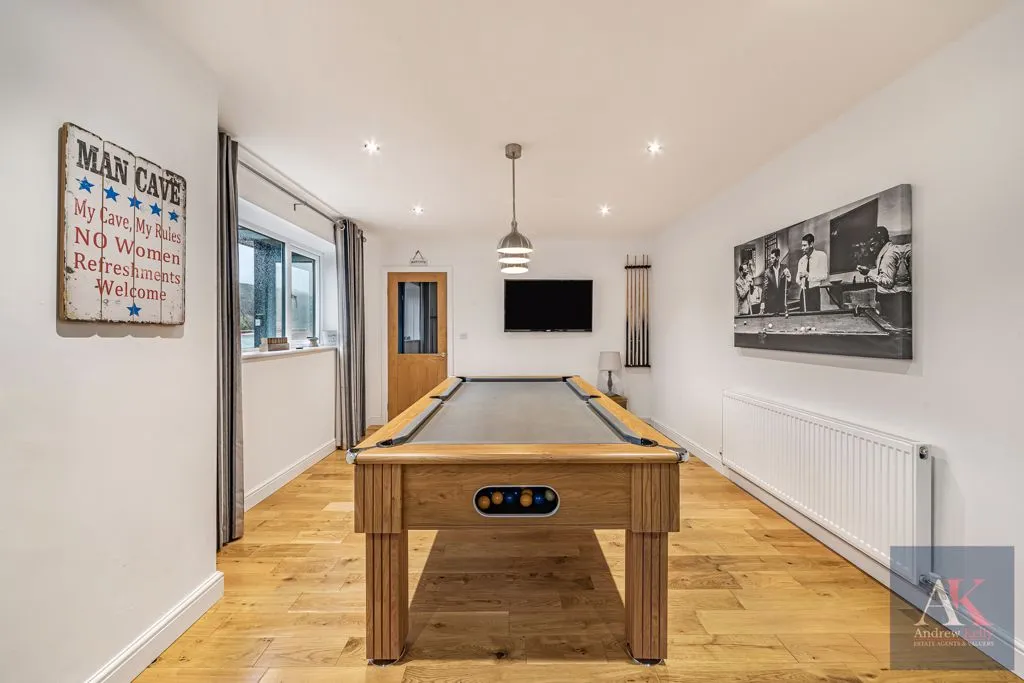 Halifax Road, Todmorden OL14 5RX, photo 19