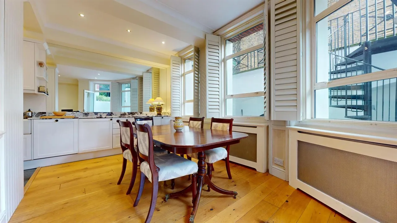 Old Brompton Road, London, SW5, photo 5