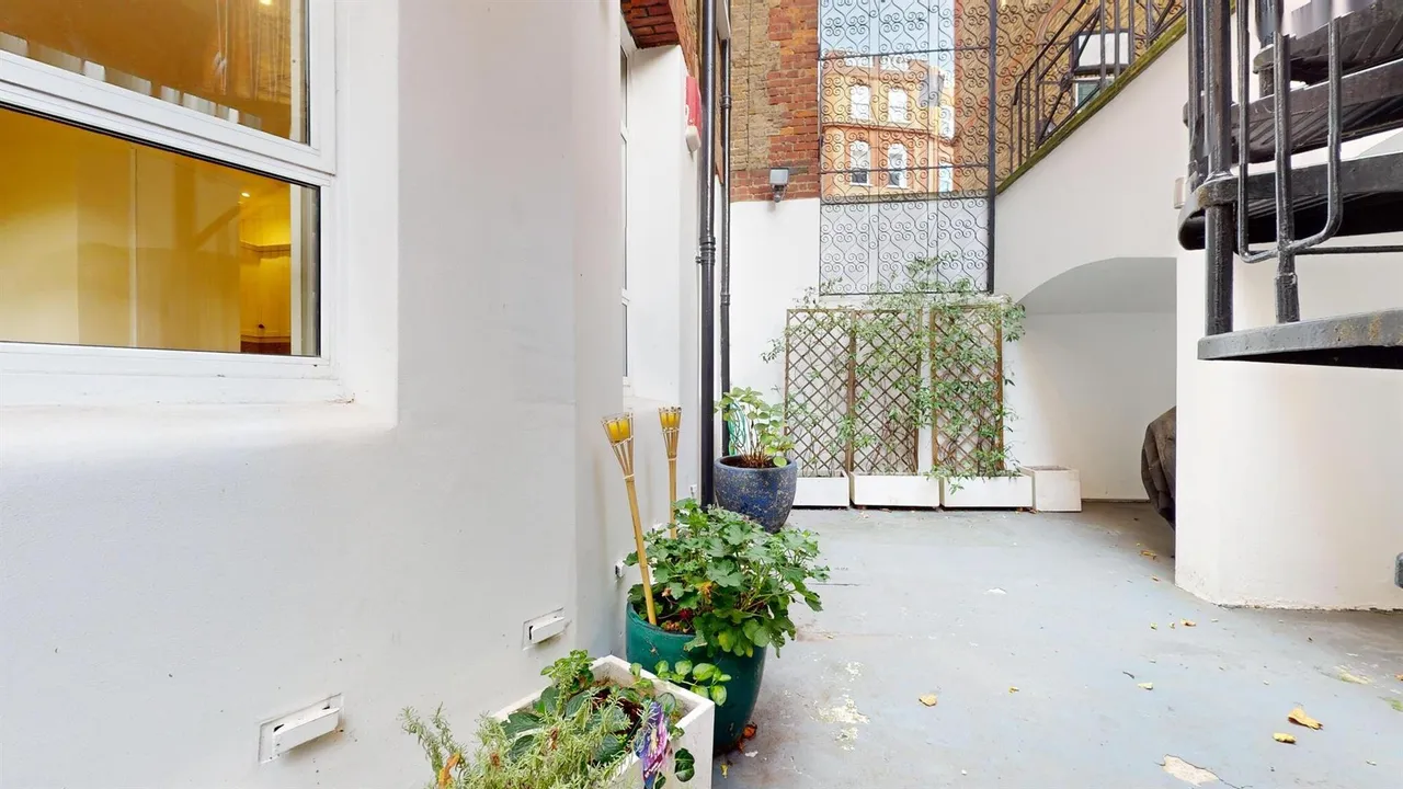 Old Brompton Road, London, SW5, photo 19
