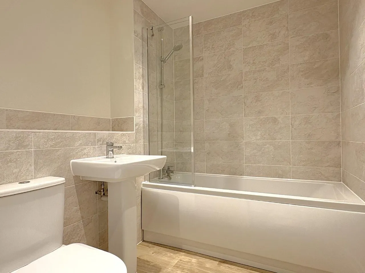 Henley Approach, Northfleet, DA11, photo 3
