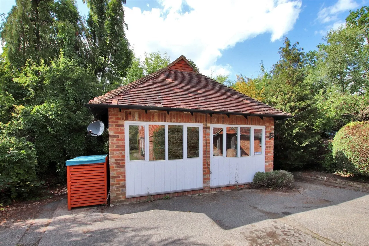 Tonbridge Road, Bough Beech, TN8, photo 12