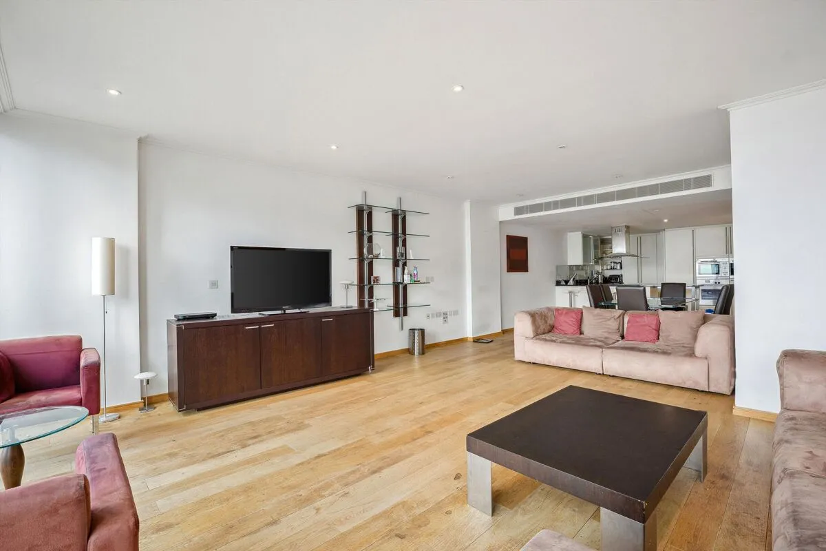 Hertsmere Road, London, E14, photo 7
