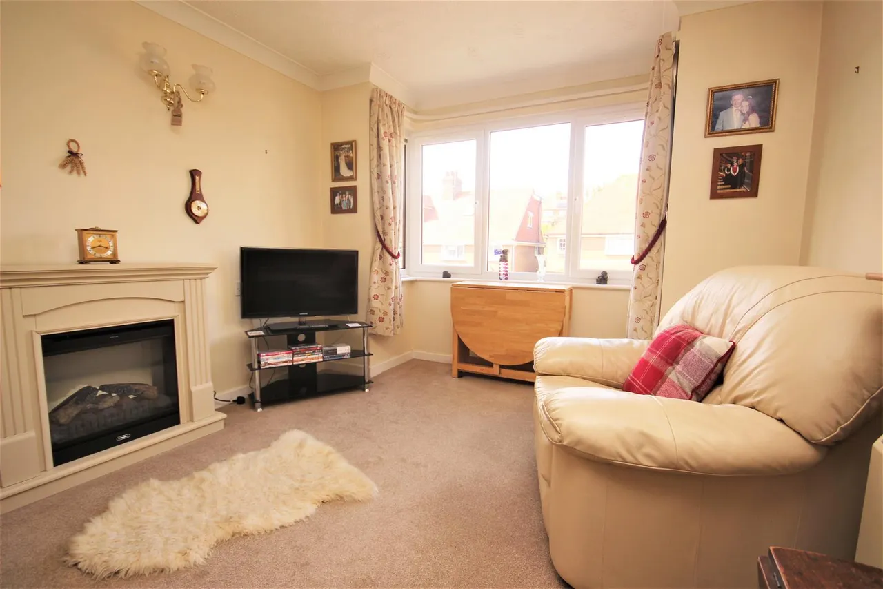 Pondsyde Court, Seaford, photo 7