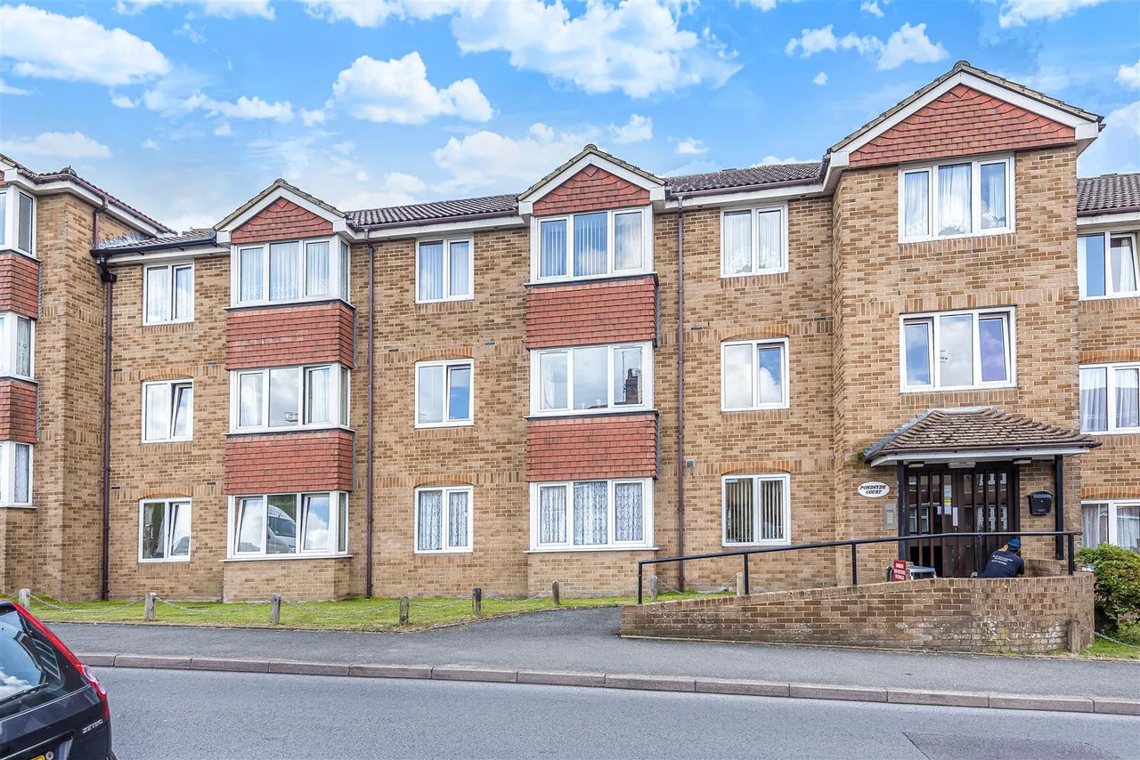 Pondsyde Court, Seaford, photo 10