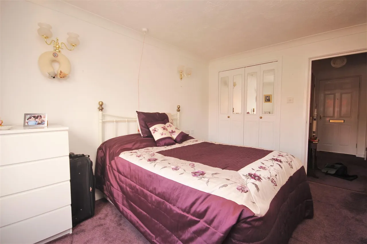 Pondsyde Court, Seaford, photo 9