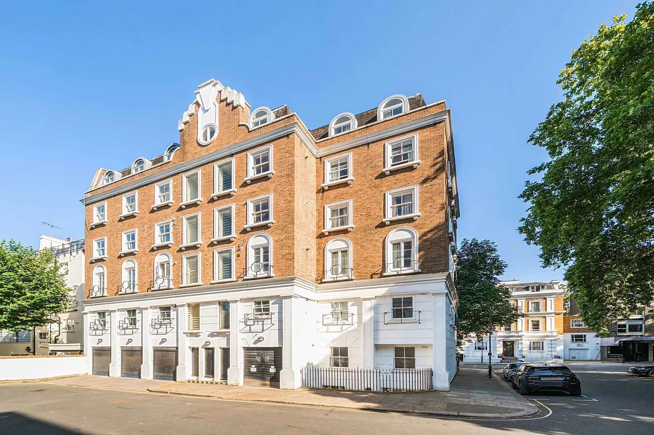 3 bed flat for sale — Craven Hill Gardens, London, W2