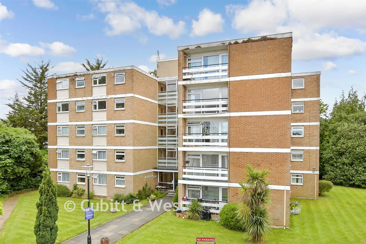 2 bed flat for sale, Shirley Road, Wallington, SM6