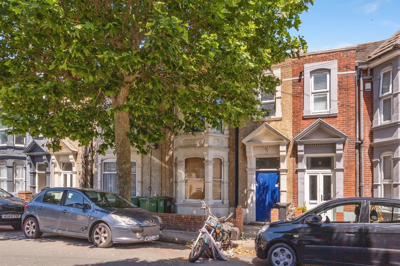2 bed flat for sale — Laburnum Grove, Portsmouth
