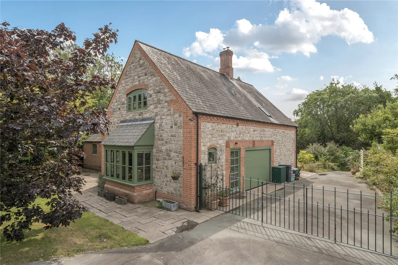 Pont Robert, Meifod, Powys, SY22 6HY, photo 19