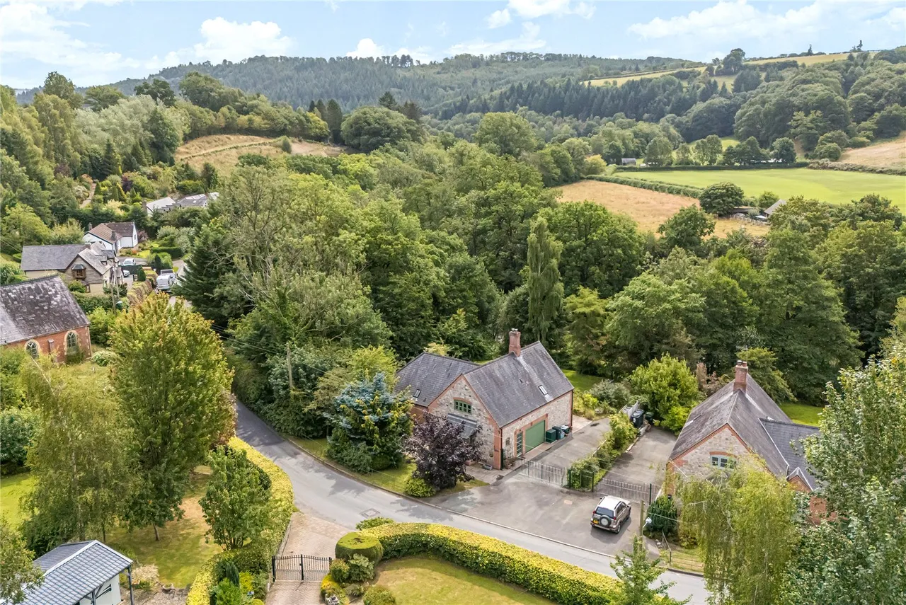 Pont Robert, Meifod, Powys, SY22 6HY, photo 28