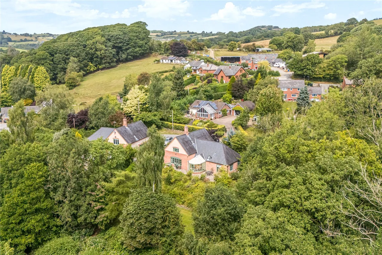 Pont Robert, Meifod, Powys, SY22 6HY, photo 27