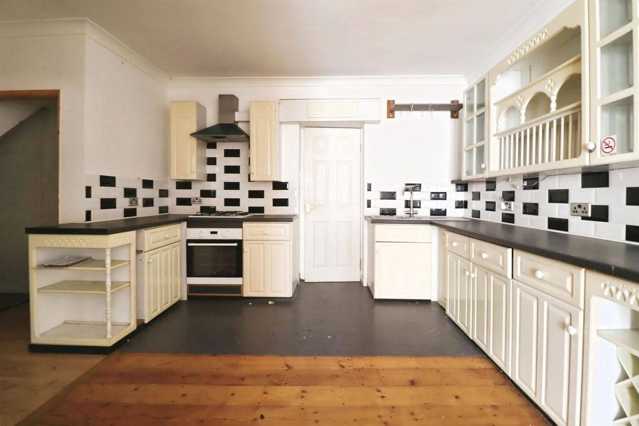 Penarth Road, Cardiff, photo 9