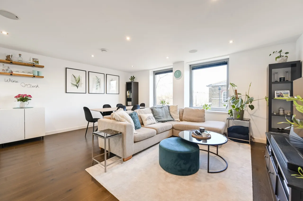 Flat 2, 32 Northbourne Road, London, photo 2