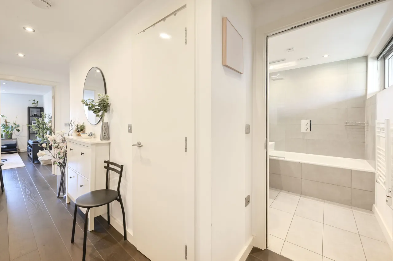 Flat 2, 32 Northbourne Road, London, photo 5