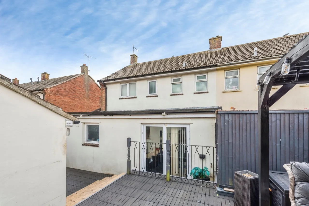 Oaksey Road, Swindon, Wiltshire, SN2, photo 14