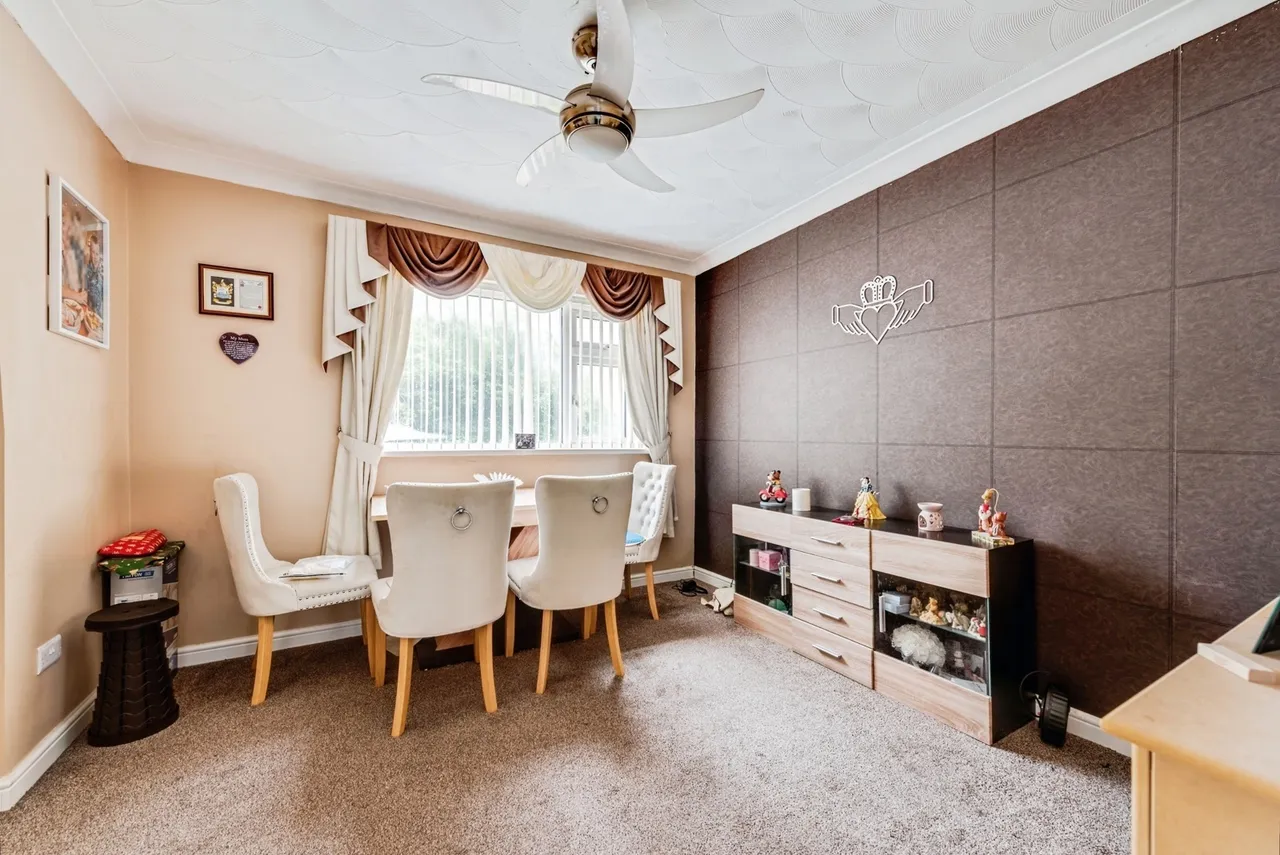 Oaksey Road, Swindon, Wiltshire, SN2, photo 5