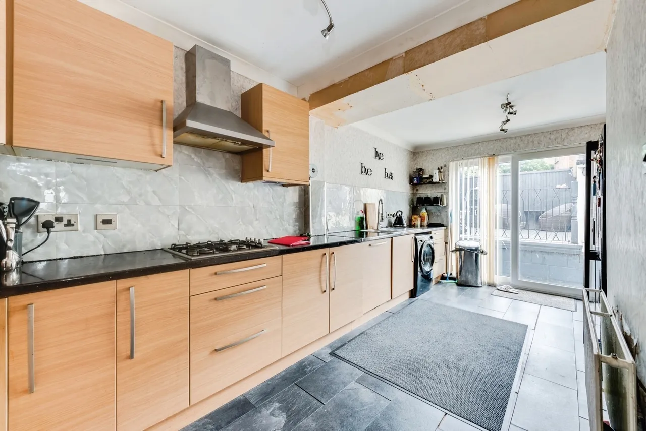 Oaksey Road, Swindon, Wiltshire, SN2, photo 13