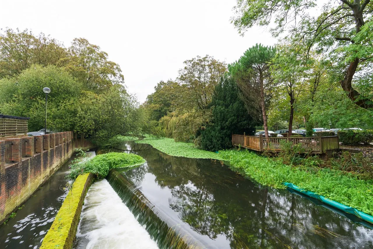 Thorney Mill Road, West Drayton, UB7, photo 11