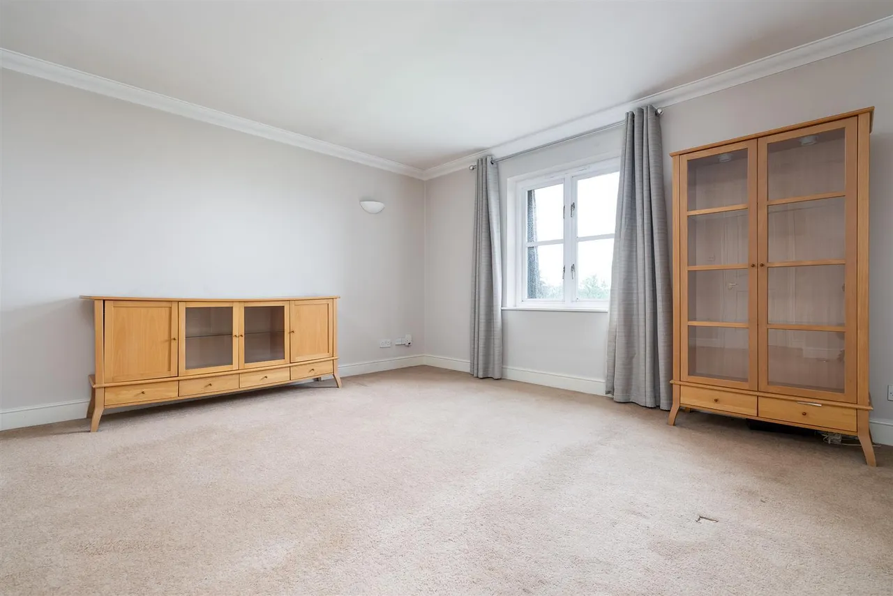 Thorney Mill Road, West Drayton, UB7, photo 3