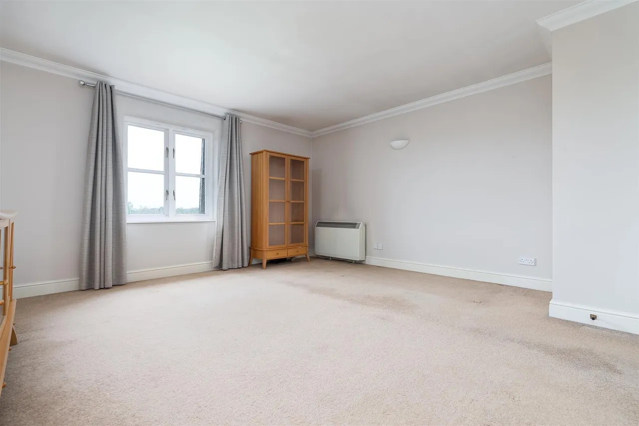 Thorney Mill Road, West Drayton, UB7, photo 2