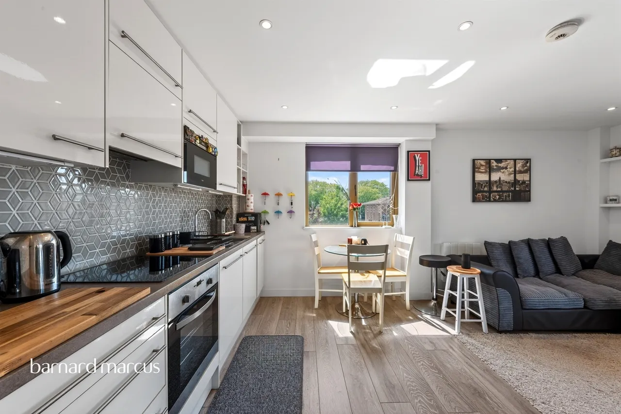 London Road, Cheam, SM3, photo 3