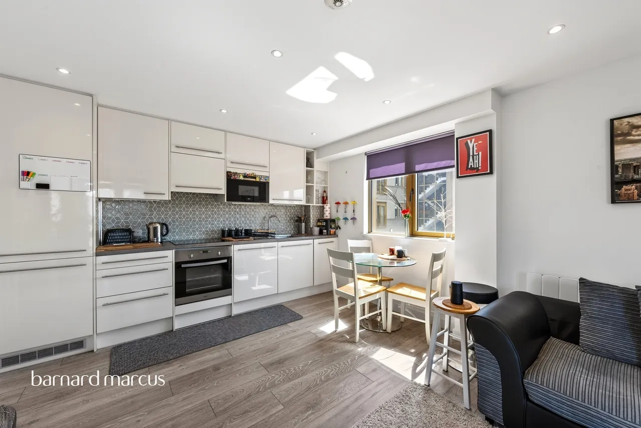 London Road, Cheam, SM3, photo 4