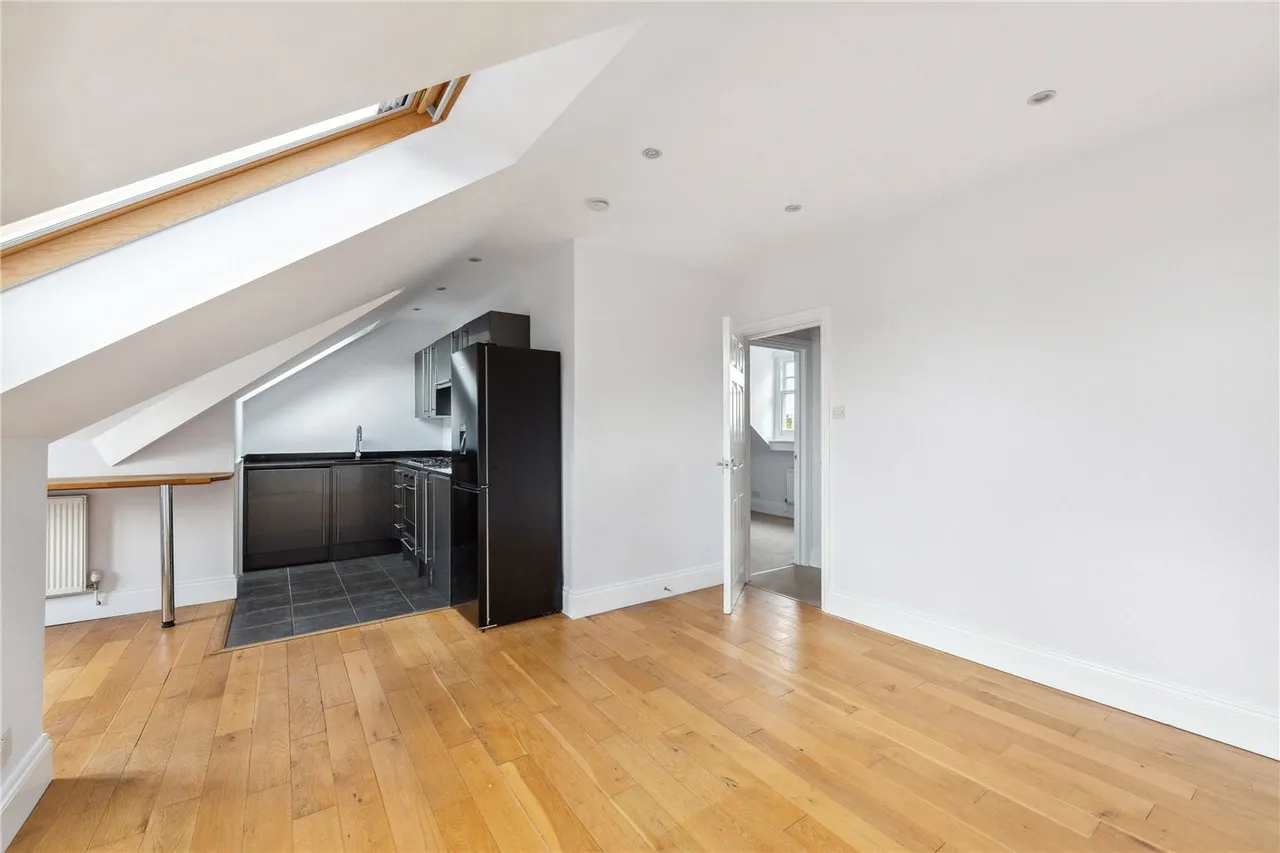 1 bed flat to rent — Babington Road, London, SW16