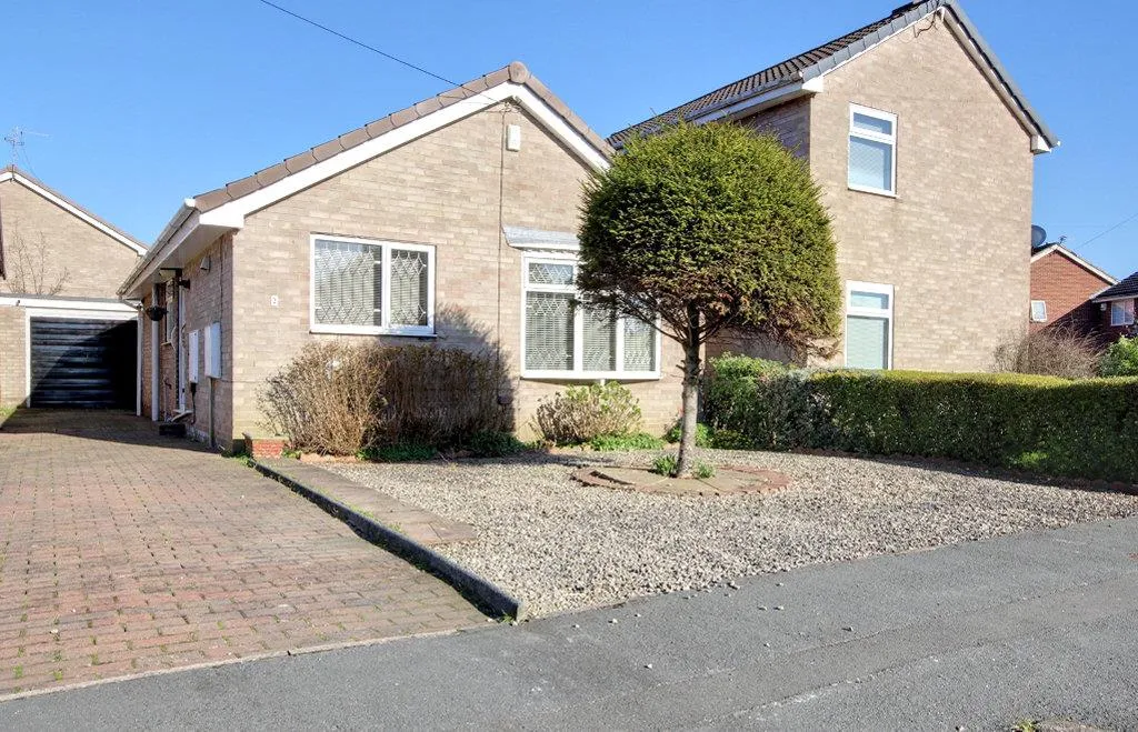 2 bed house for sale — Laurel Close, Hull