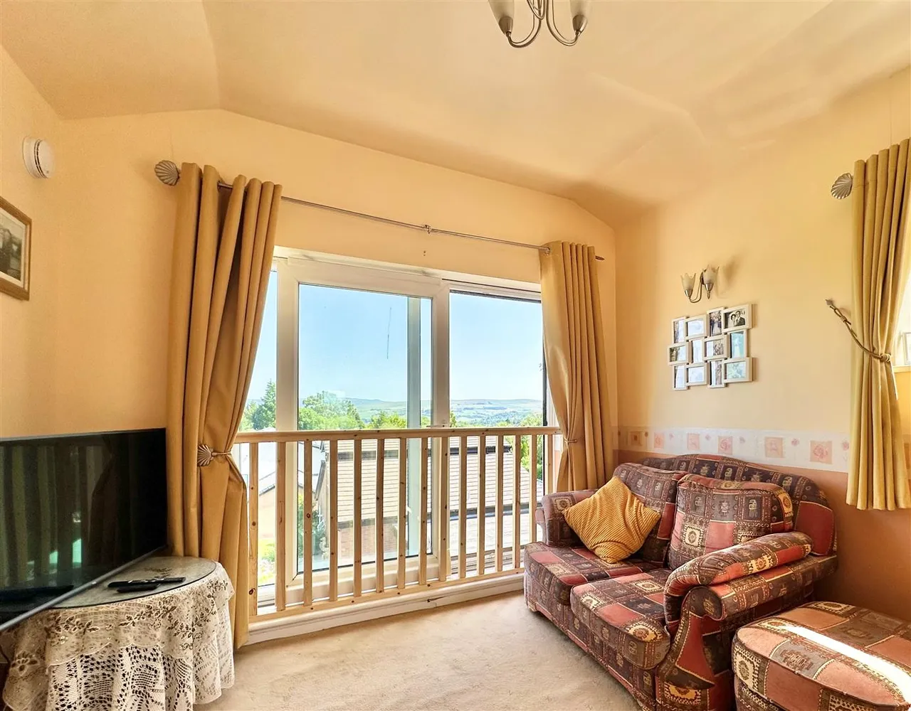 Lymewood Drive, Disley, SK12, photo 13