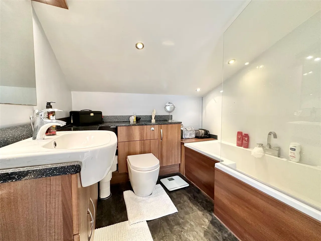 Lymewood Drive, Disley, SK12, photo 15